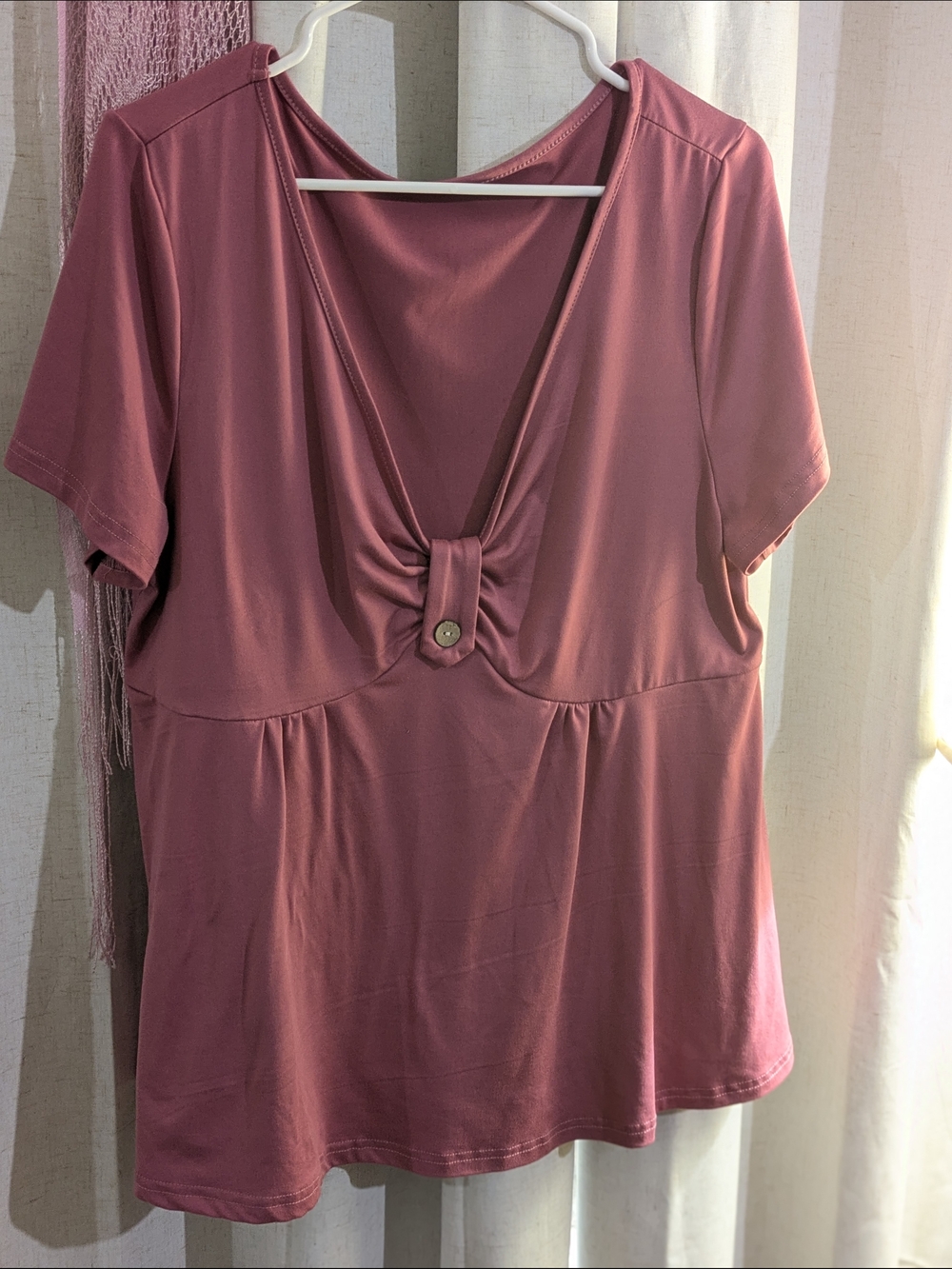Women’s Short Sleeve V-Neck Knot Detail Top — Dusty Rose